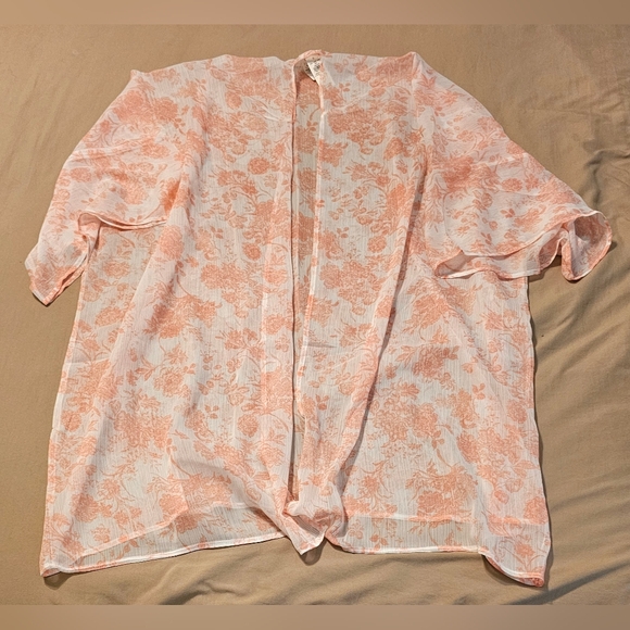 Aerie Pink‎ Ciffon Cape - Picture 6 of 9